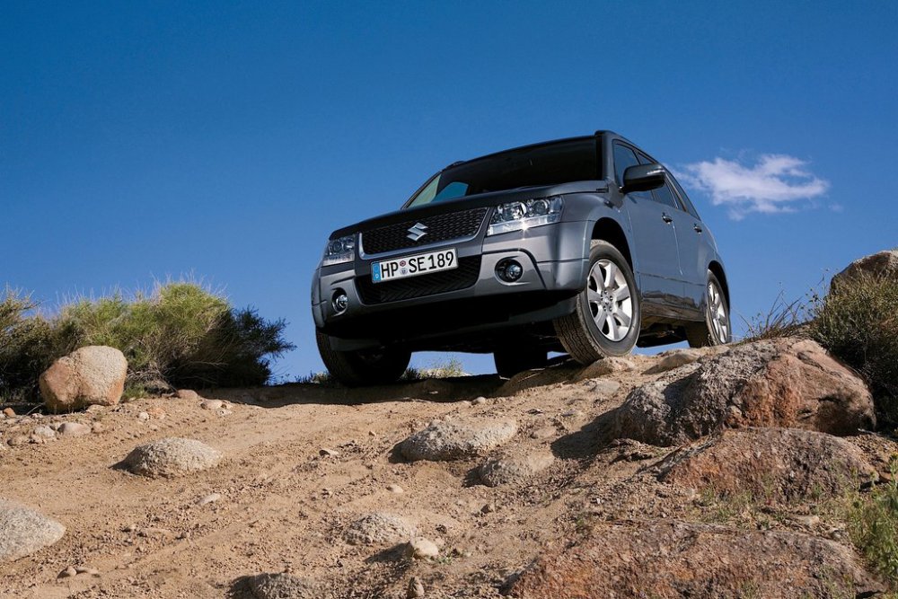 suzuki_grand_vitara_64795.thumb.jpg.86db2a407cd3559319728671d4b2345c.jpg
